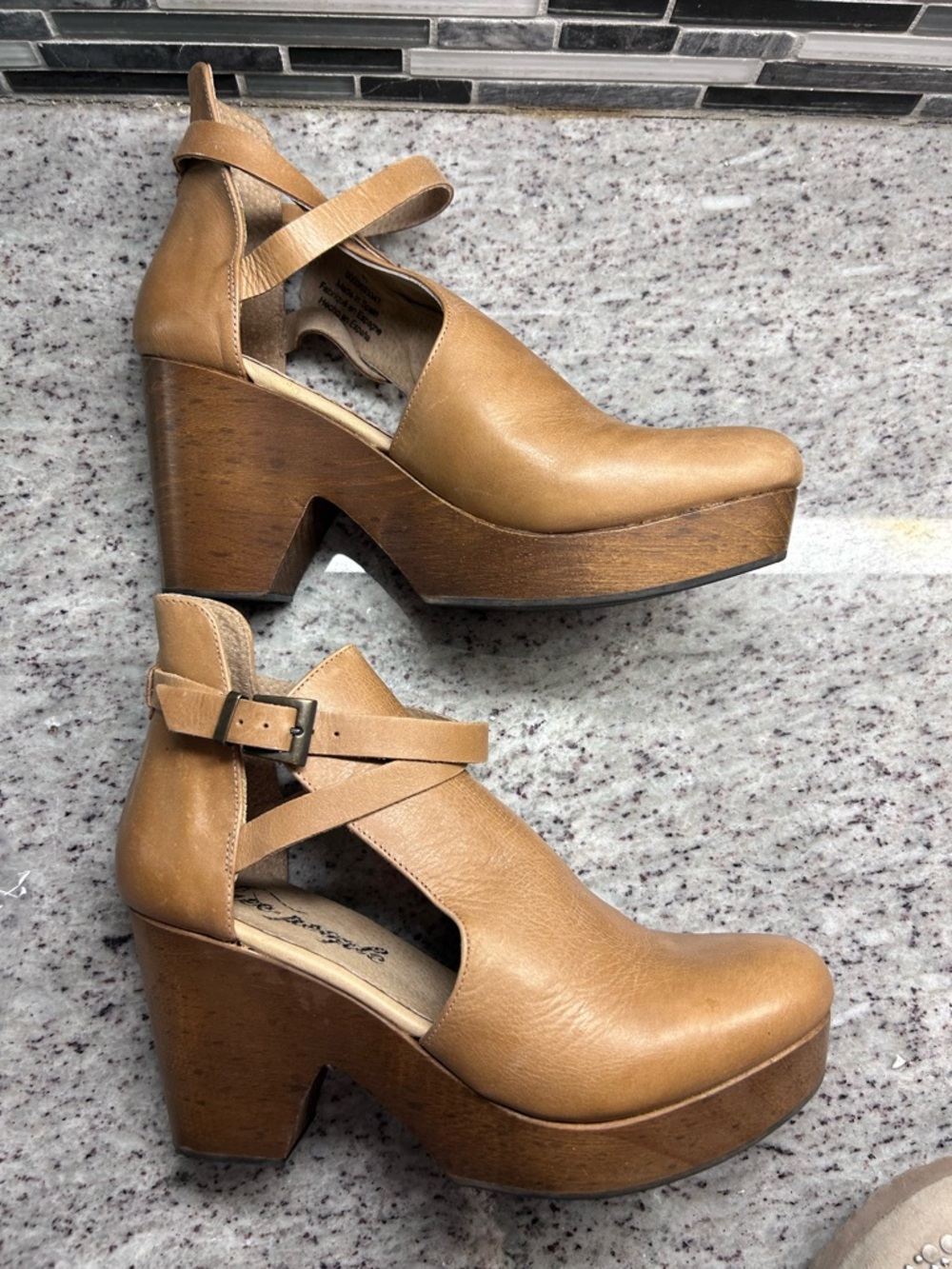 Free People Cedar Leather Platform Clogs- NWOB size 41= size 11 us